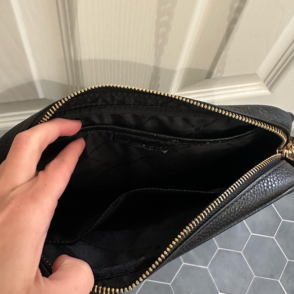 Michael Kors nwt cross body black leather mini bag. - Picture 4 of 4